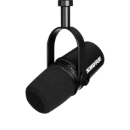ScreaM’s microphone: Shure MV7